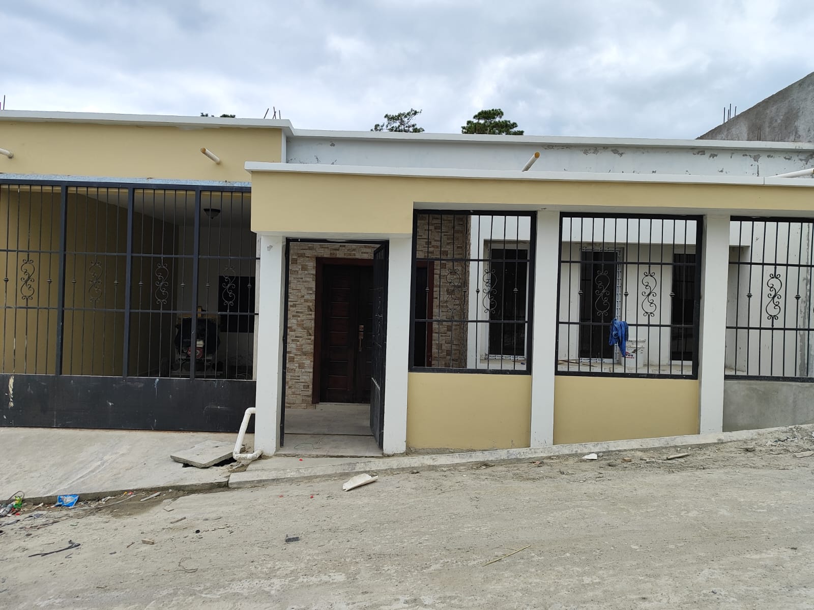 Casa en Venta en Santa Rosa de Copán | 3 Habitaciones, Garaje y Cisterna