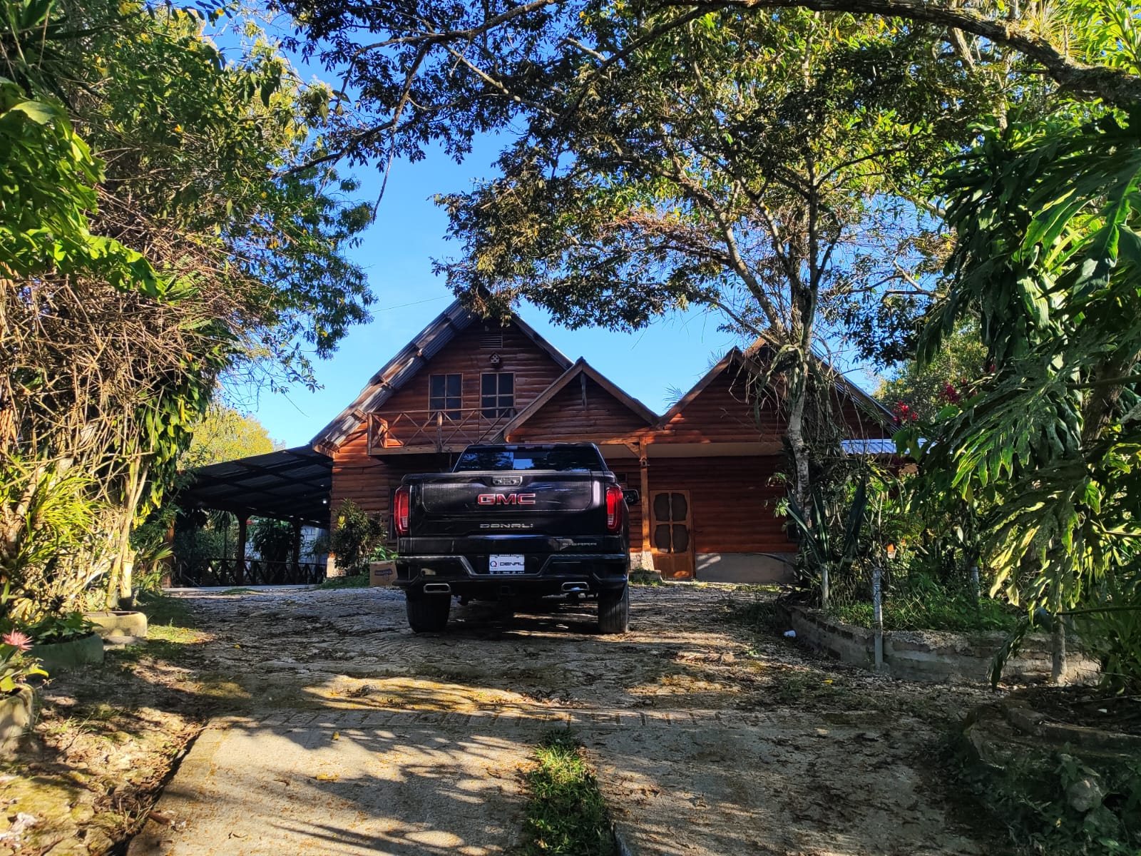 Cabaña de Madera en Venta con Manzana Completa | Santa Rosa de Copán