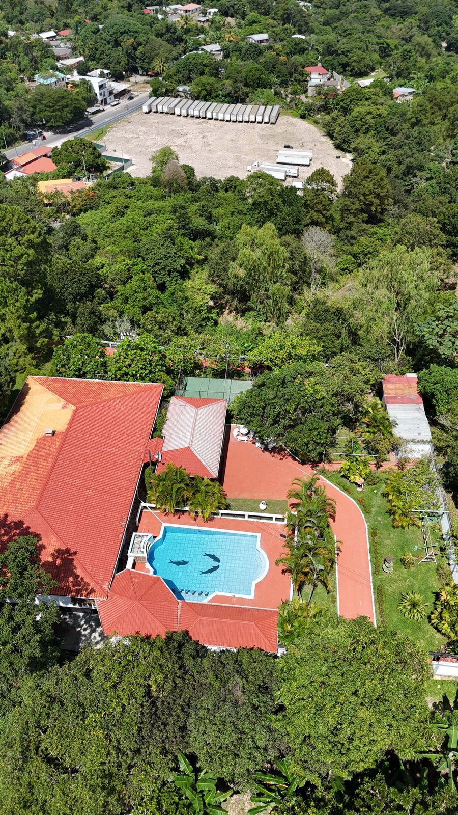 Vista aérea completa de la propiedad (drone)