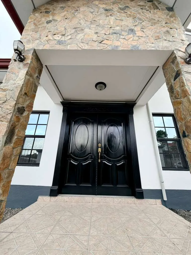 Casa Amplia de 4 Habitaciones en El Cerrito, Santa Rosa de Copán