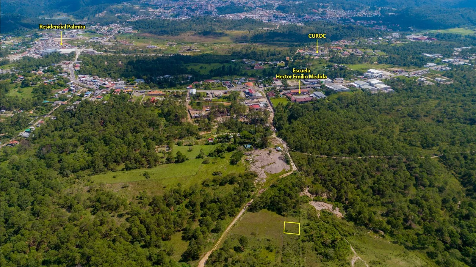 Vista aérea de la zona cercana a HEM School y Western International School en Santa Rosa de Copán