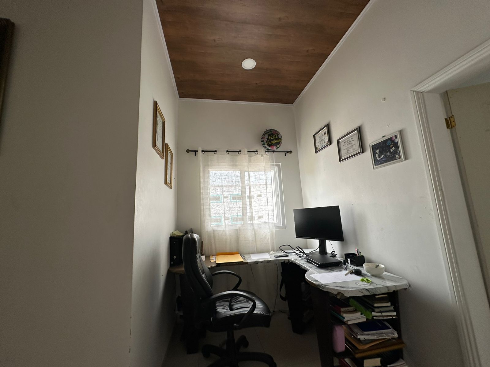 Casa de Dos Niveles en Venta en Residencial Las Acacias | 5 Habitaciones con Baño