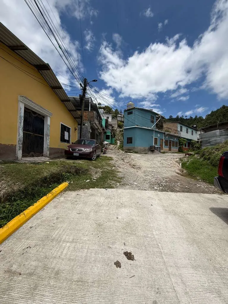 Zona residencial en Alpes del Edén, Santa Rosa de Copán, con acceso cercano al terreno