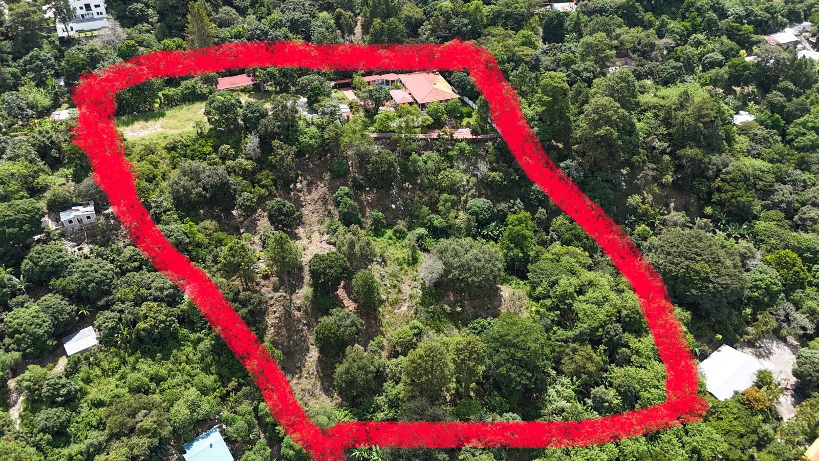 Vista aérea completa de la propiedad (drone)