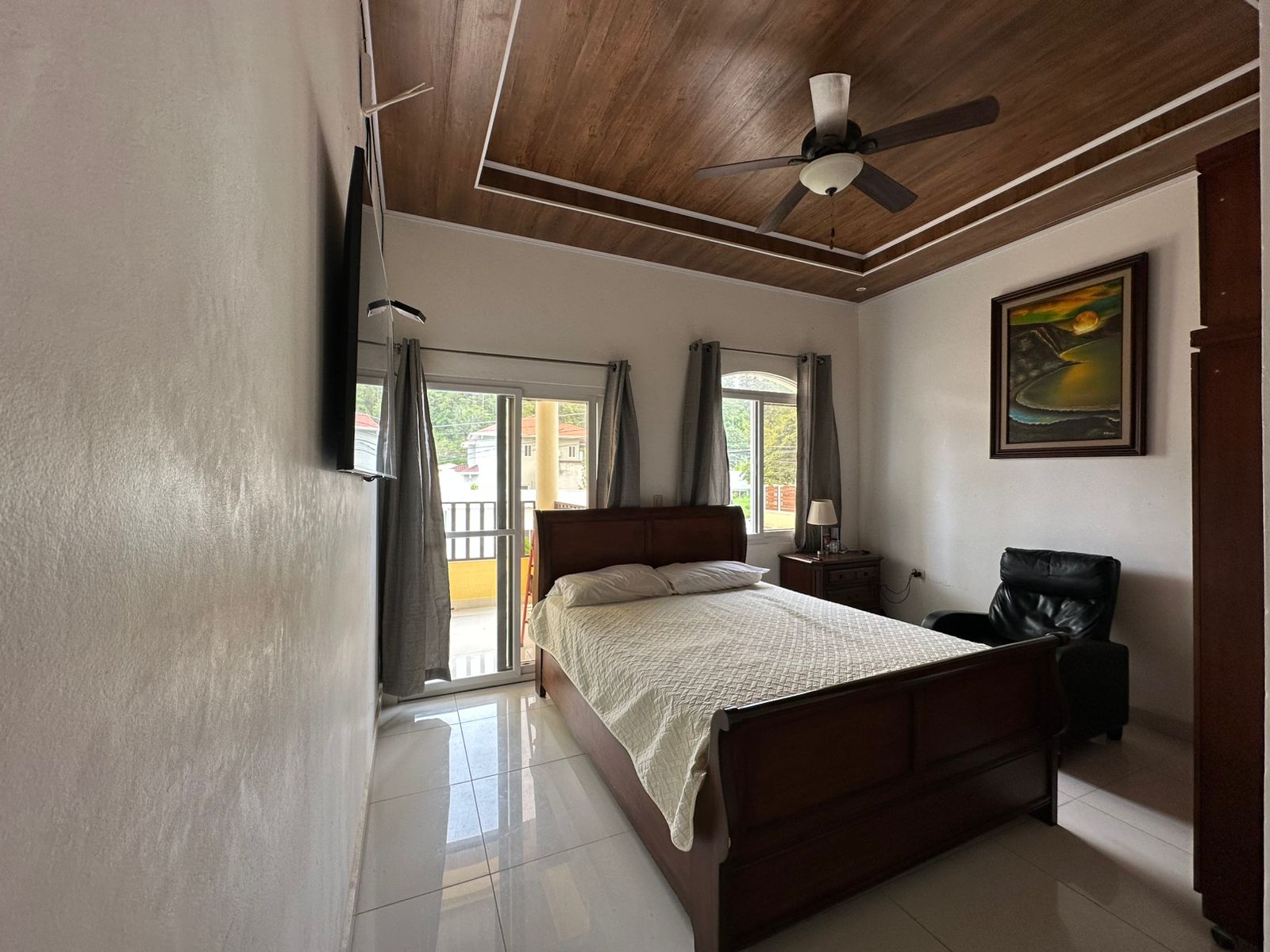 Habitación principal con baño privado