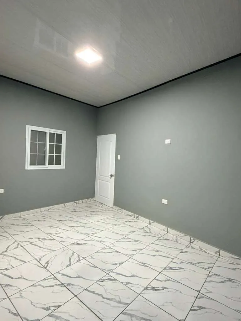 Habitación bien iluminada en casa dúplex de Las Cidras Santa Rosa de Copán